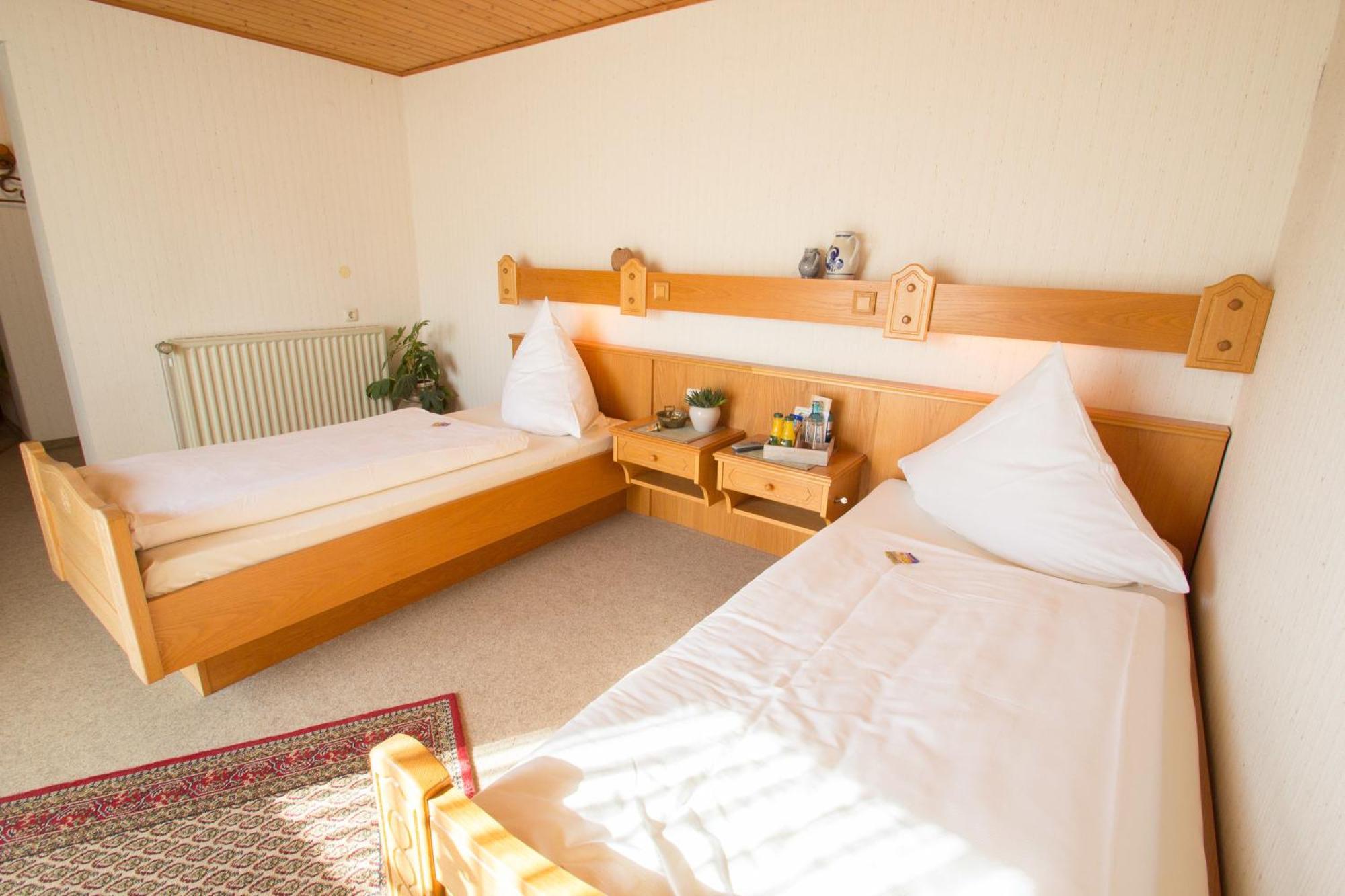 Hotel Am Lingelbach Knüllwald Chambre photo